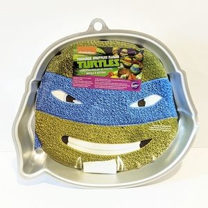New Wilton Teenage Mutant Ninja cake pan 215-7722